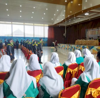 Akper Sawerigading Wisuda Angkatan XX, Pembina Yayasan: Kita Akan Peralihan Menjadi Institut