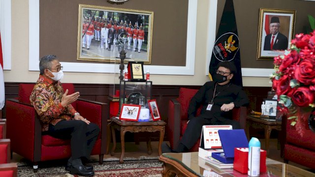 Gubernur Sulbar, Ali Baal Masdar melakukan audiensi dengan Menteri Pendayagunaan Aparatur Negara dan Reformasi Birokrasi (Menteri PAN-RB) ,Tjahjo Kumolo di Kantor Kemenpan RB , Selasa (25/1/2022).