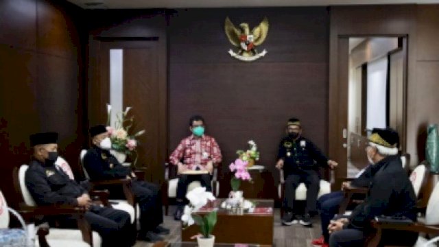 Sekretaris Daerah Provinsi Kaltim HM Sa&rsquo;bani menerima audiensi jajaran pengurus Perwakilan Pusat Persaudaraan Setia Hati Terate (PSHT) Pusat Madiun Wilayah Kaltim, Selasa (25/01/2022).