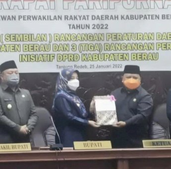 Bupati Berau Sampaikan 9 Raperda Pada Paripurna DPRD