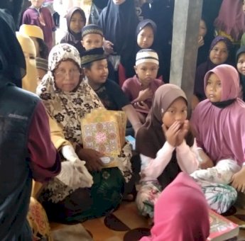 Tim Andalan Peduli Sulsel Salurkan Bantuan Al-Qur’an dari Plt Gubernur di Dua Titik di Kabupaten Pinrang