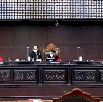 MK Putuskan Polisi Berhentikan Periksa Identitas Orang Sesuai Konstitusional