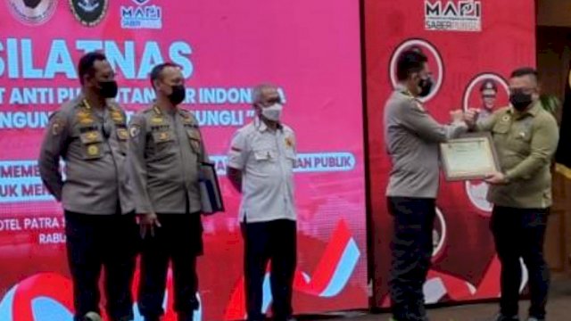 Tim Saber Pungli Polda Banten dapat penghargaan dari MAPI, Rabu (26/1/2022).