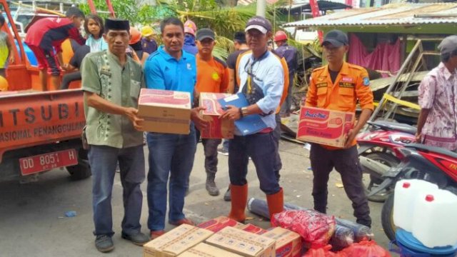 Penyaluran Bantuan untuk korban kebakaran oleh BPBD Sulsel melalui BPBD Bulukumba, Sabtu (29/01/2022).