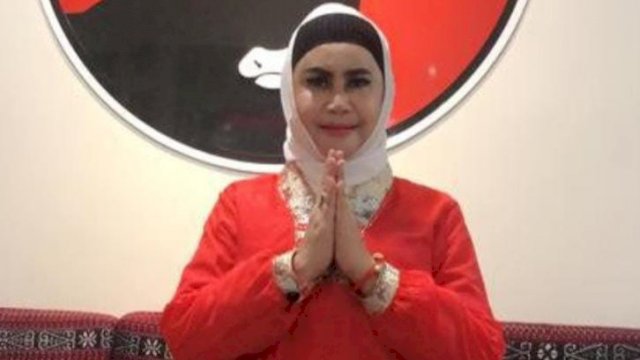 Hj Laila Nur Djamaluddin.