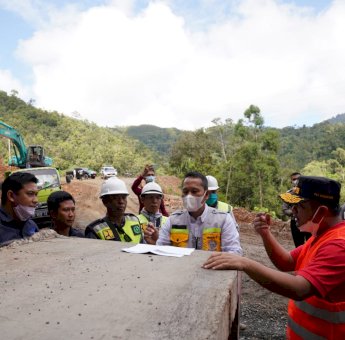 Selama Tahun 2021, Andi Sudirman Telah Selesaikan 85,55 KM Jalan Terisolir di Sulsel