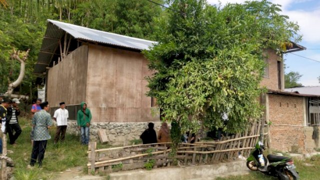 Rumah Duka Bayi yang terletak di Lingkungan Batu Lappa, kelurahan Samataring, Kecamatan Sinjai Timur, Kabupaten Sinjai.