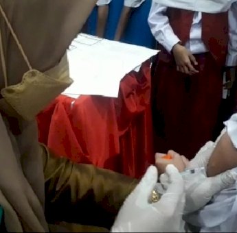 Ratusan Siswa SD di Jeneponto Antusias Ikuti Vaksinasi Perdana