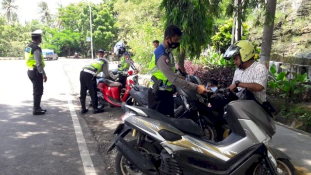 Satlantas Polres Jeneponto Amankan Puluhan motor di areal PLTB, Senin (31/1/2022).