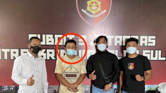 Jatanras Polda Sulbar mengamankan SU pelaku pembunuhan di Mamuju Tengah, Sulawesi Barat, Senin (24/1/2022).