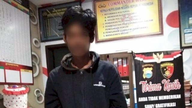 AA (Inisial) Pelaku Penikaman di Bulukumba Diamankan di Mapolres Bulukumba.