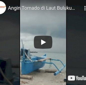 VIDEO: Angin Tornado di Laut Bulukumba Jadi Tontonan Warga