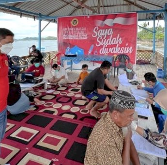 Kabinda Sulbar Tinjau Vaksinasi Masyarakat Pesisir di Polewali Mandar