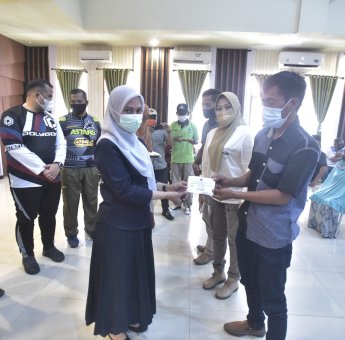 BPBD Luwu Utara Serahkan Kunci Huntap Insitu ke 83 Penyintas Banjir Bandang