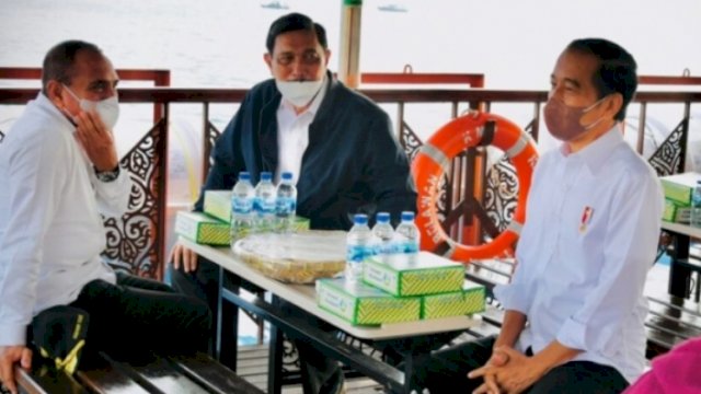 Presiden Joko Widodo disela-sela agenda kunjungannya ke Sumatera Utara, Kamis (3/2/2022).