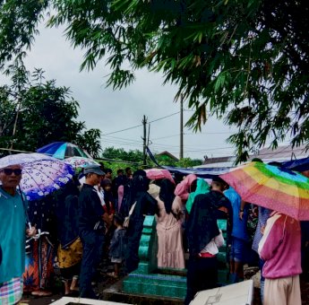 Tiba di Gowa, Jenazah Nur Kalsum Korban Kerusuhan Sorong Papua Dimakamkan Dekat Almarhumah Ibunya