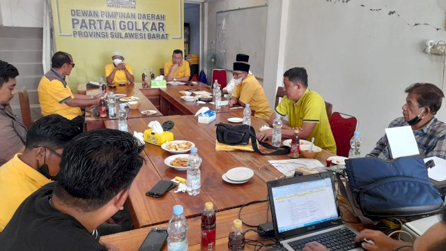 Rapat persiapan Pelantikan Pengurus DPD Partai Golkar Sulbar, Jumat (04/02/2022).