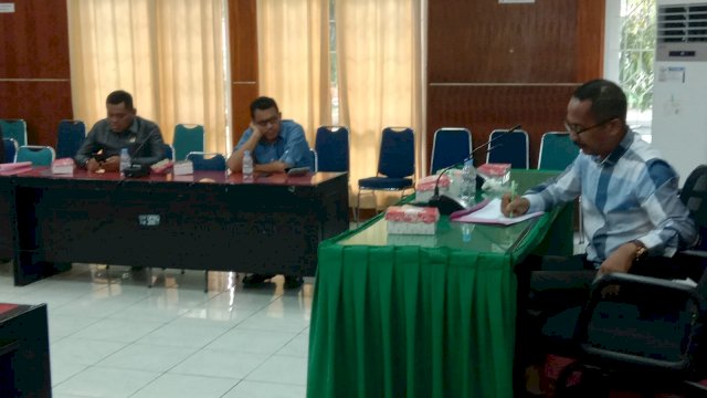 Ketua DPRD Luwu Utara Drs. Basri, memimpin Rapat Badan Musyawara (Bamus) membahas persiapan Reses Masa Sidang ke-II Tahun Anggaran 2022, Jumat (04/02/2022).