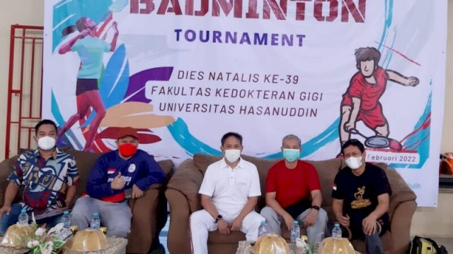 Pembukaan Badminton Tournament (Kejuaraan Bulutangkis) di Student Center Fakultas Kedokteran (FK) Unhas, Sabtu (05/02/2022).