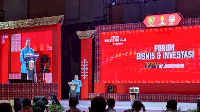 Staf Ahli Bidang Kesra Pemprov Sulsel Dr. Jayadi Nas, mewakili Plt Gubernur Sulsel Andi Sudirman Sulaiman memberikan sambutan di Forum Bisnis dan Investasi Malukuz di Hotel Four Points Makassar, Sabtu (05/02/2022). (Istimewa)