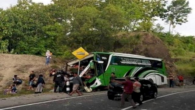 TKP Kecelakaan Bus di Bukit Bego Imogiri, Bantul, Minggu (6/2/2022) 