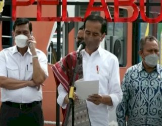 Ini Penjelasan Jubir Luhut, Terkait Video Viral Terima Telpon Saat Presiden Jokowi Pidato