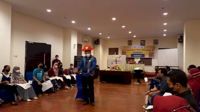Suasana Training for Peace Educator yang digelar Peace Generation Makassar di Grand Hotel Imawan Makassar, Sabtu (5/2/2022). Foto: Istimewa