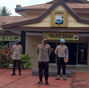 Pimpin Apel Terakhir, Kapolres Sinjai Berpamitan