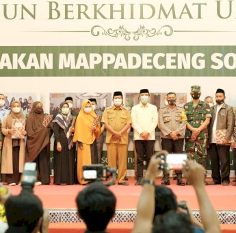 Peringatan 1 Tahun Gerakan Mappadeceng Soppeng Diwarnai Penyerahan Wakaf