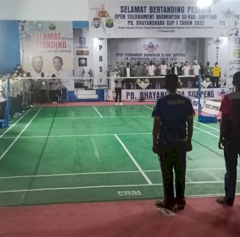 Berlangsung 10 Hari, Bupati Soppeng Buka Badminton Bhayangkara Cup