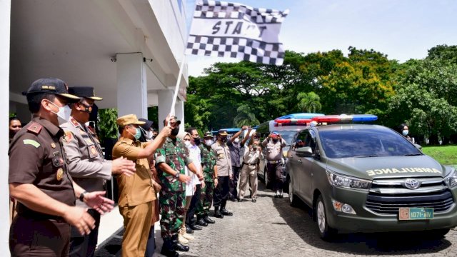 Plt Gubernur Sulsel Andi Sudirman Sulaiman, melepas Mobil Vaksinator, Rabu (09/02/2022).