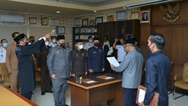 Pelantikan Tiga Pejabat Lingkup Pemkab Jeneponto, dilakulan oleh Bupati Iksan Iskandar, Rabu (09/02/2022).