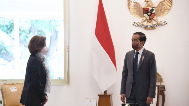 Presiden Joko Widodo saat bertemu Menteri Angkatan Bersenjata Prancis, Florence Parly, di Istana Merdeka, Jakarta, Kamis (10/2/2022). Foto: Setpres