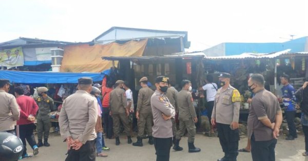 Nyaris Bentrok Dengan Satpol PP, Pedagang Pasar Karisa Jeneponto Menolak Direlokasi