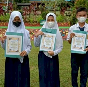 Bersaing Dengan Pelajar Luar Negeri, Siswa SMP 2 Malili Raih Medali Emas dan Perak di Ajang ISMO 2022
