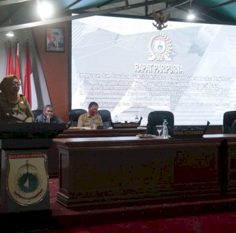 Seluruh Fraksi di DPRD Sulbar Setujui Tiga Ranperda Inisiatif Dibahas