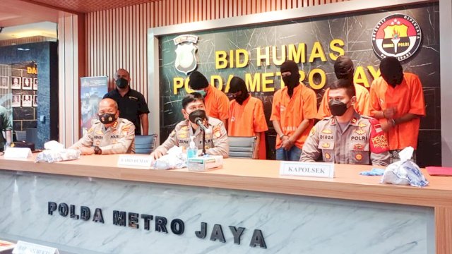 Polda Metro Jaya Press Confrence, pada Rabu(16/02/2022). (Foto. Wahyu Widodo/Republiknews.co.id)