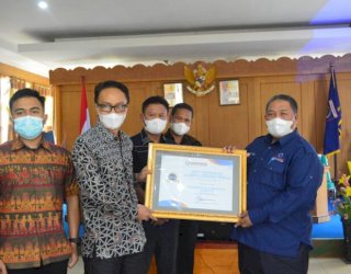 Serahkan Hasil Kepatuhan Pemkab Mamasa, Ombudsman: Sebagai Upaya Peningkatan Pelayanan Publik