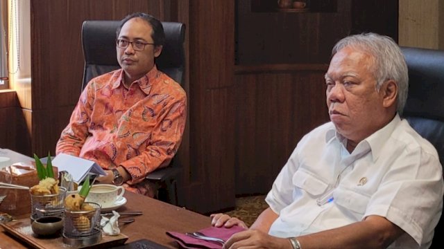 Staf Ahli Menteri Endra S Atmawidjaja, mendampingi Menteri PUPR Basuki saat diskusi daring IKN, Jumat (18/02/2022). (Foto. Humas Kementrian PUPR)