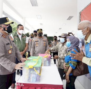 Tinjau Vaksinasi Lansia dan Anak di Bekasi, Kapolda Metro Jaya Imbau Masyarakat Beraktivitas Normal