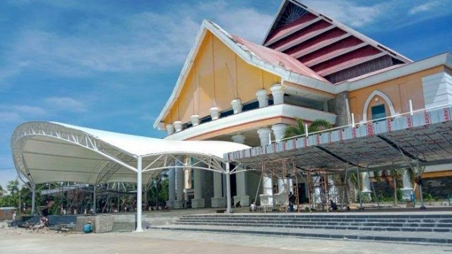 Tribun Pancasila Gedung Gadis Kabupaten Polman, Sulawesi Barat. (Istimewa)