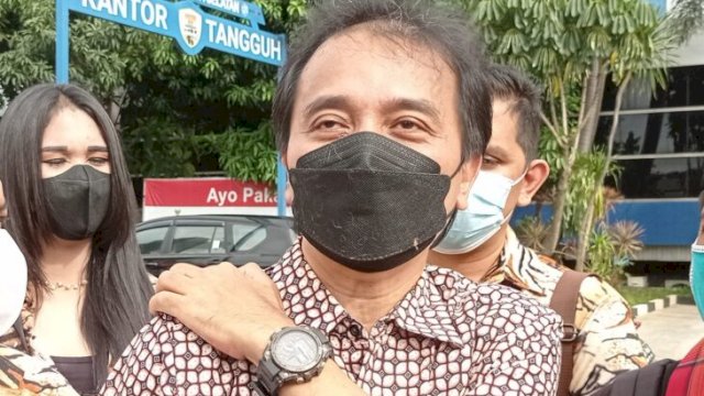 Roy Suryo saat mendatangi Polda Metro Jaya untuk melaporkan Menteri Agama Yaqut Cholil Qoumus beberapa waktu lalu. (Foto. Wahyu Widodo/Republiknews.co.id)