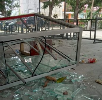 Cafe Sigala di Sinjai Diobrak-abrik OTK