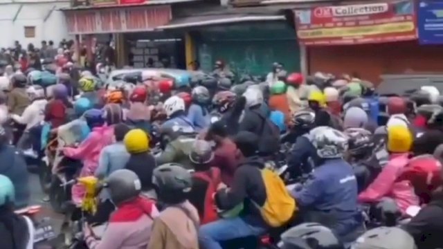 Kondisi kawasan Puncak Bogor saat macet total, Minggu (27/2/2022). (Foto: Istimewa)