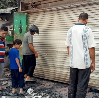 Ajaib, Isi Warung Barokah Tetap Utuh Pasca Kebakaran Pasar Sentral Sinjai