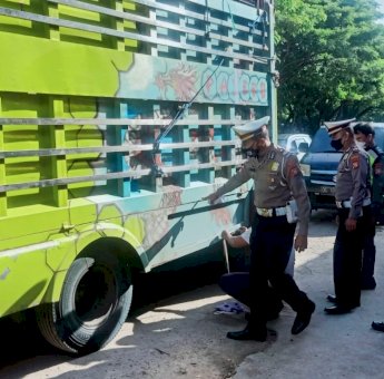 Persempit Ruang Gerak Kendaraan Odol, Satlantas Polres Jeneponto Gencar Patroli
