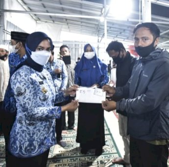 Bupati Lutra Serahkan 144 Unit Hunian Tetap Untuk Korban Banjir Bandang