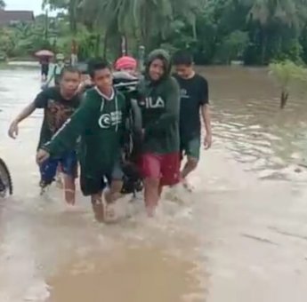 Banjir di Jeneponto, Jalan Penghubung Antar Kecamatan Tak Bisa Dilalui