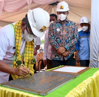 Gubernur Sulbar Lakukan Peletakan Batu Pertama Pembangunan SMKN 1 Rangas