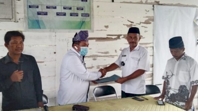 Serah terima jabatan pemerintah desa Kohala, kecamatan Buki, kabupaten kepulauan Selayar, Rabu (24/02/2022). (Foto. Andi Rusman/Republiknews.co.id)